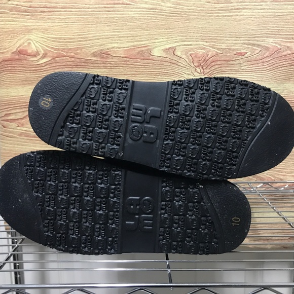 Lamo Water- and Stain-Resistant Suede Boots - Picture 7 of 10